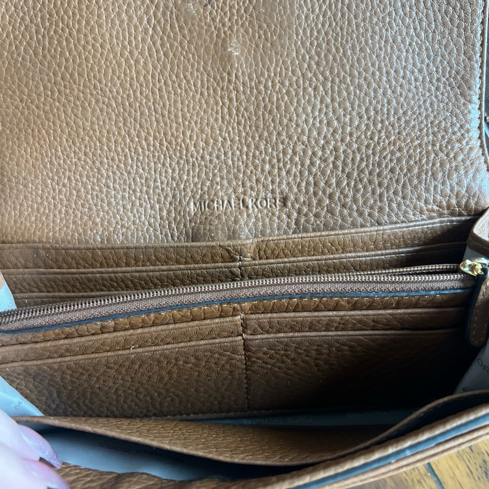 Michael Kors Tan Leather Key & Card Holder - Picture 2 of 4